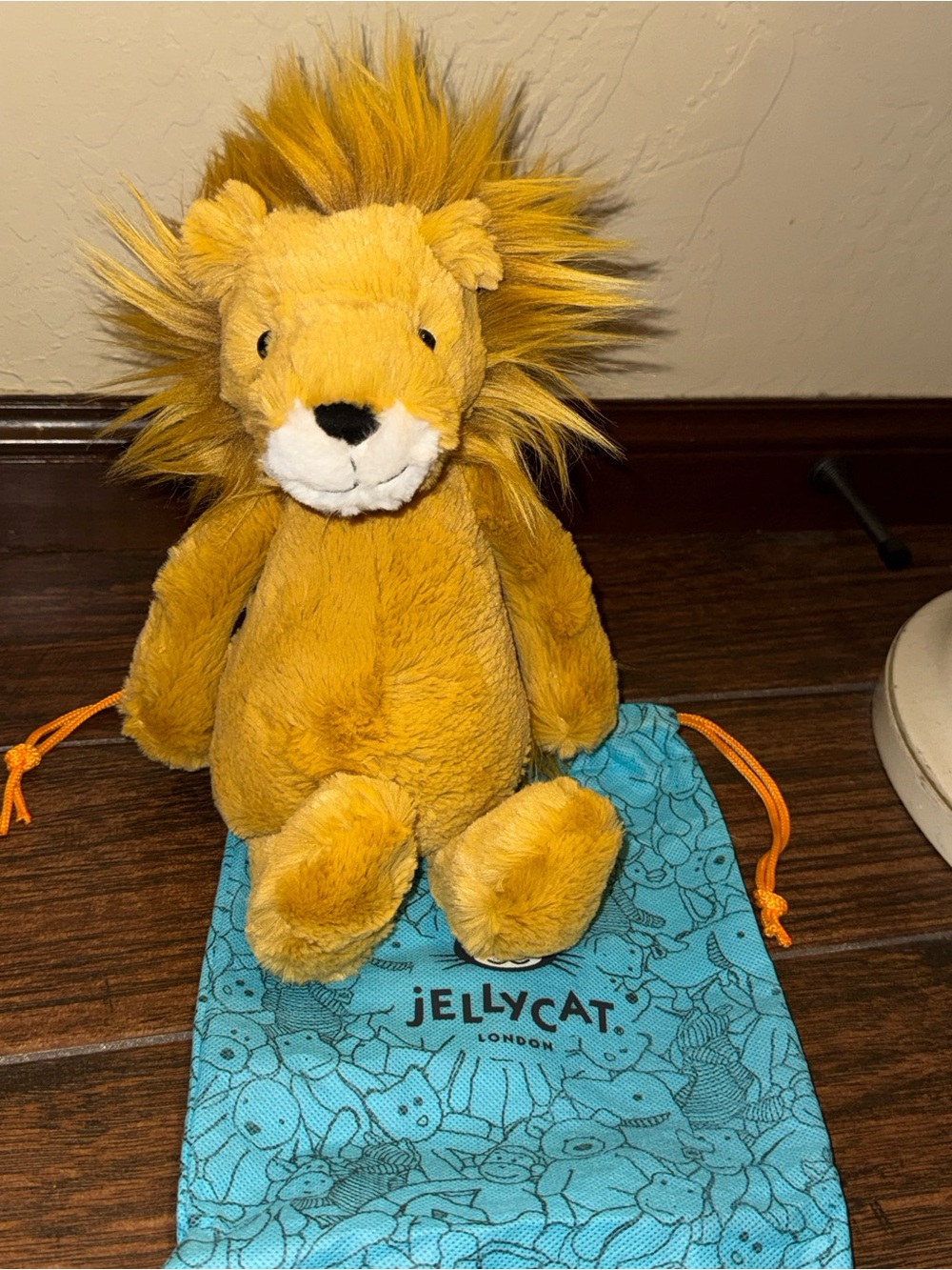 Jellycat Bashful Lion (Medium)